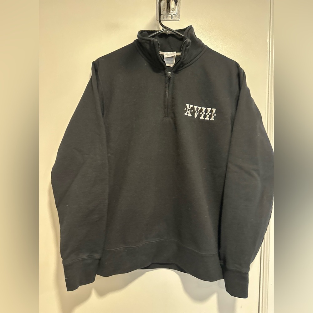 EUC Champion black 1/4 zip SzS United States Army sweatshirt XVIII STAY AIRBORNE